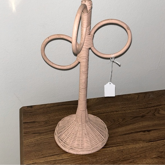 Wicker Hand Towel Rack - Picture 2 of 3